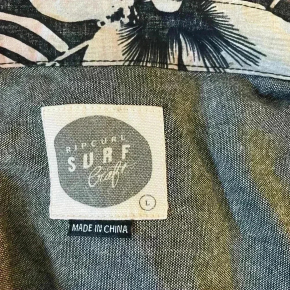 161. Ripcurl Surf Men’s Button Down Shirt, Size L, EUC - Picture 2 of 5